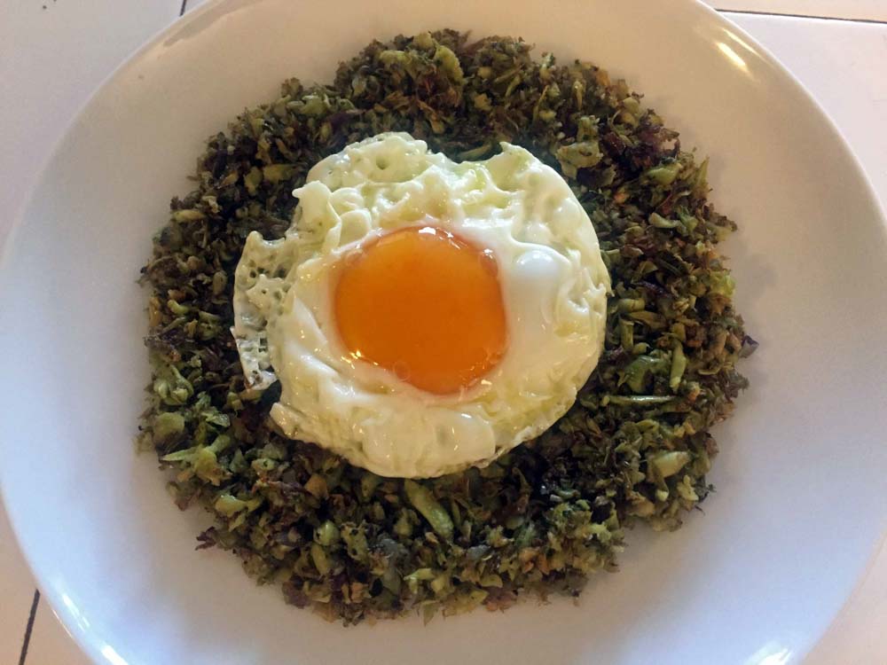 Food Egg-On-Broccoli-Rice