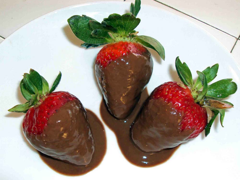 Food Paleo-Chocolate-Dipped-Strawberries