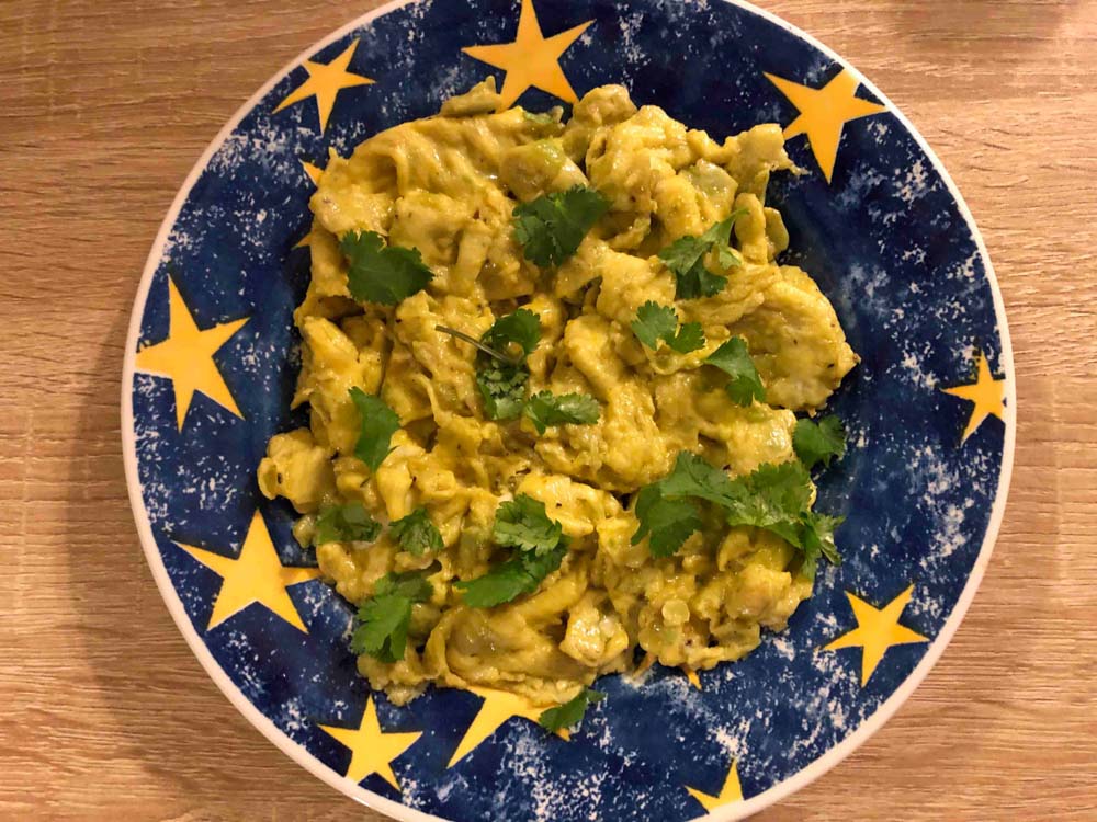 Food Soft-Scrambled-Eggs-blended-with-Creamy-Avocado